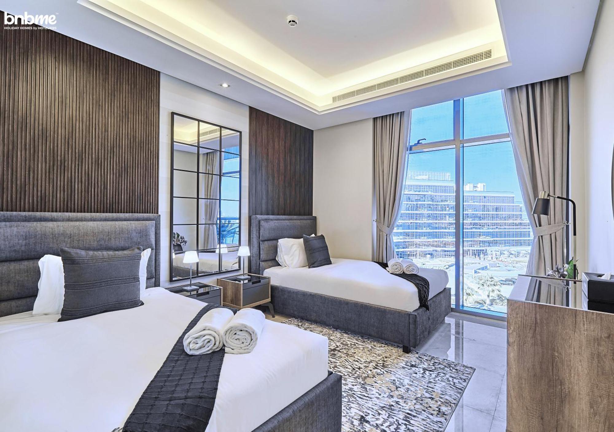 Bnbme - Th8 Palm Dubai