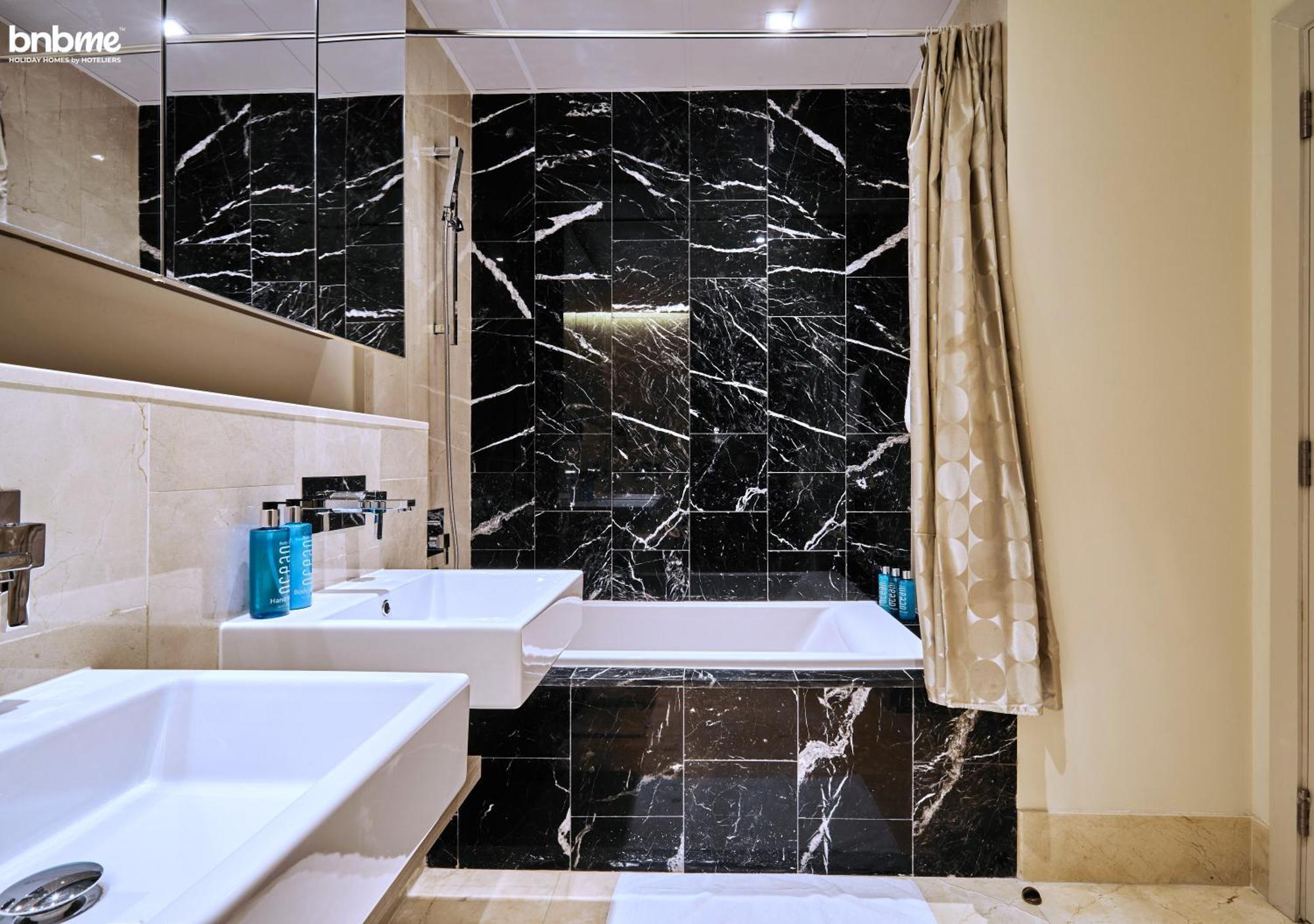 Apartment Bnbme - Th8 Palm Dubai