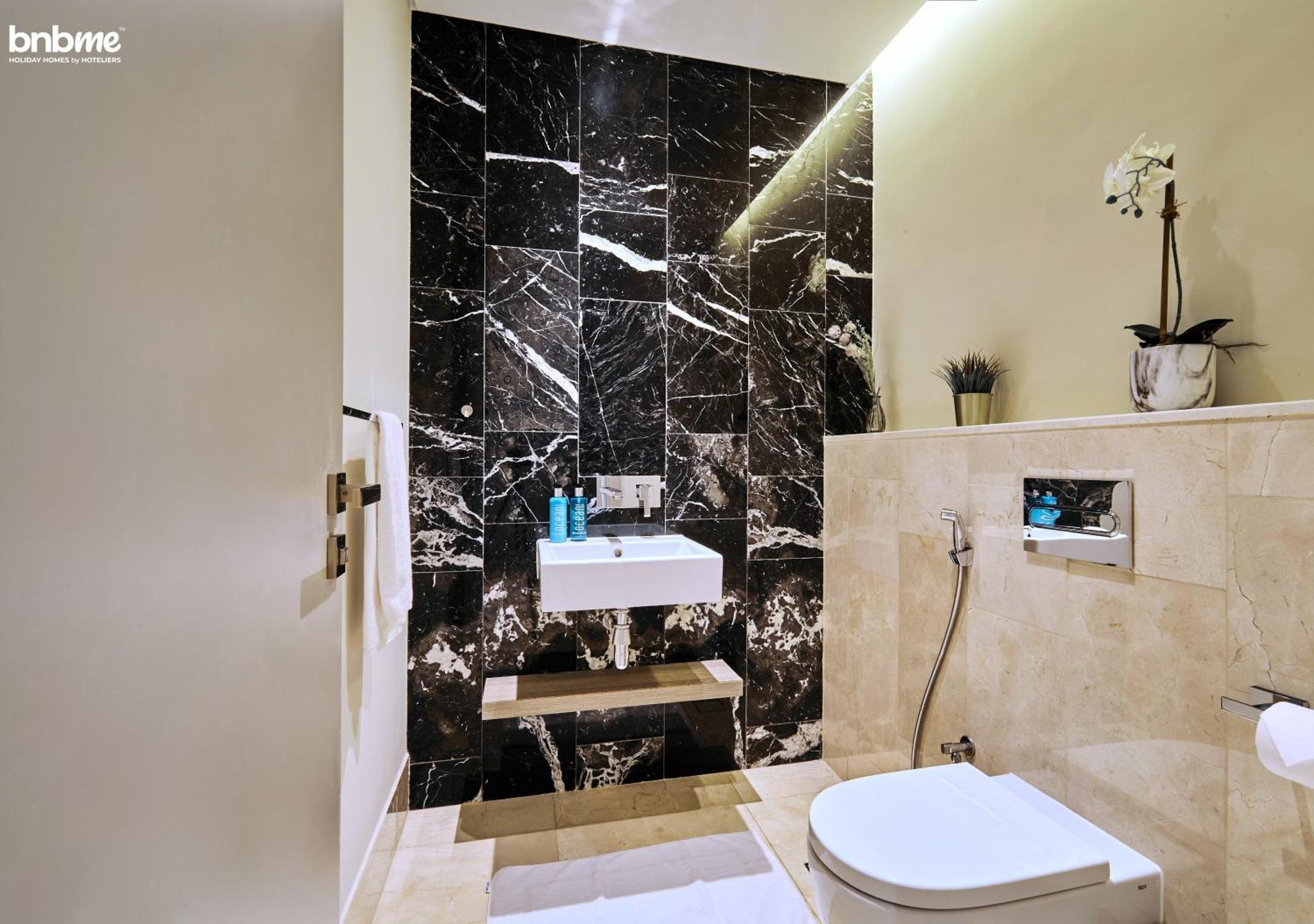 Bnbme - Th8 Palm Apartment Dubai