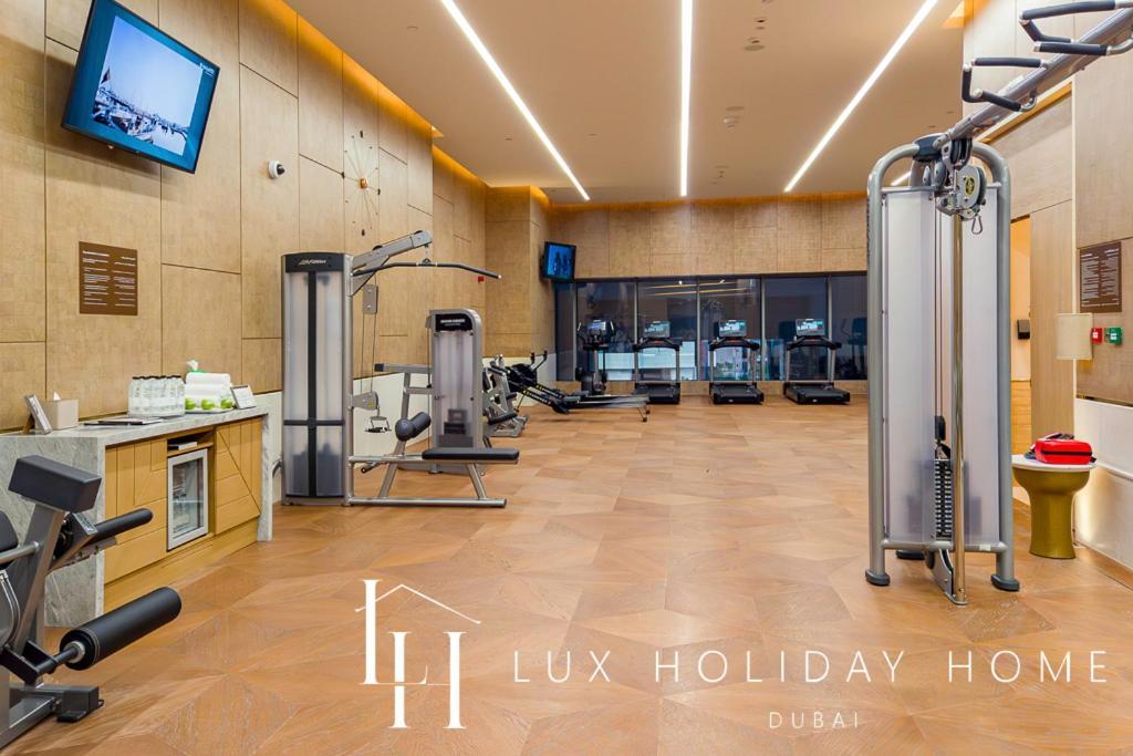 Lux Iconic Views At The Palm Tower 4