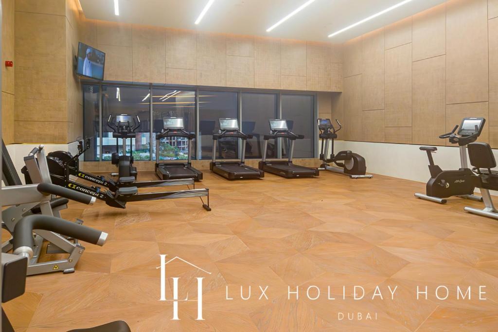Lux Iconic Views At The Palm Tower 4 Apartment Dubai