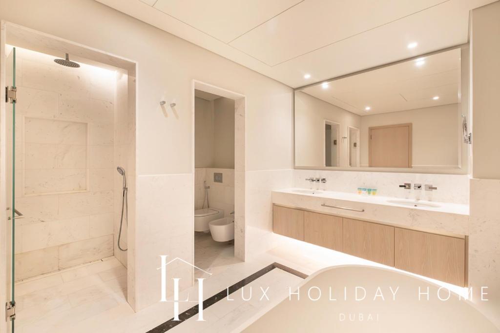 Lux Iconic Views At The Palm Tower 4 Apartment Dubai