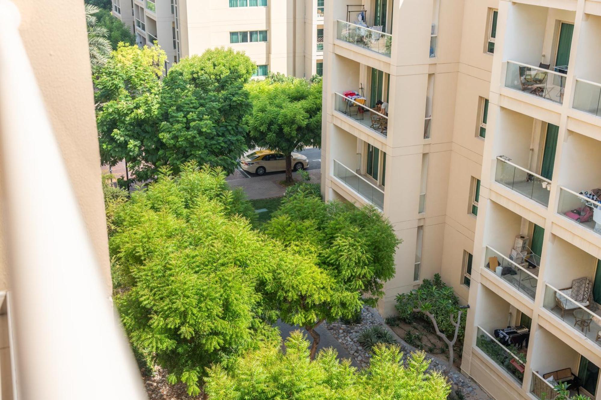 Charming 1br In The Greens, Near Metro Apartment *