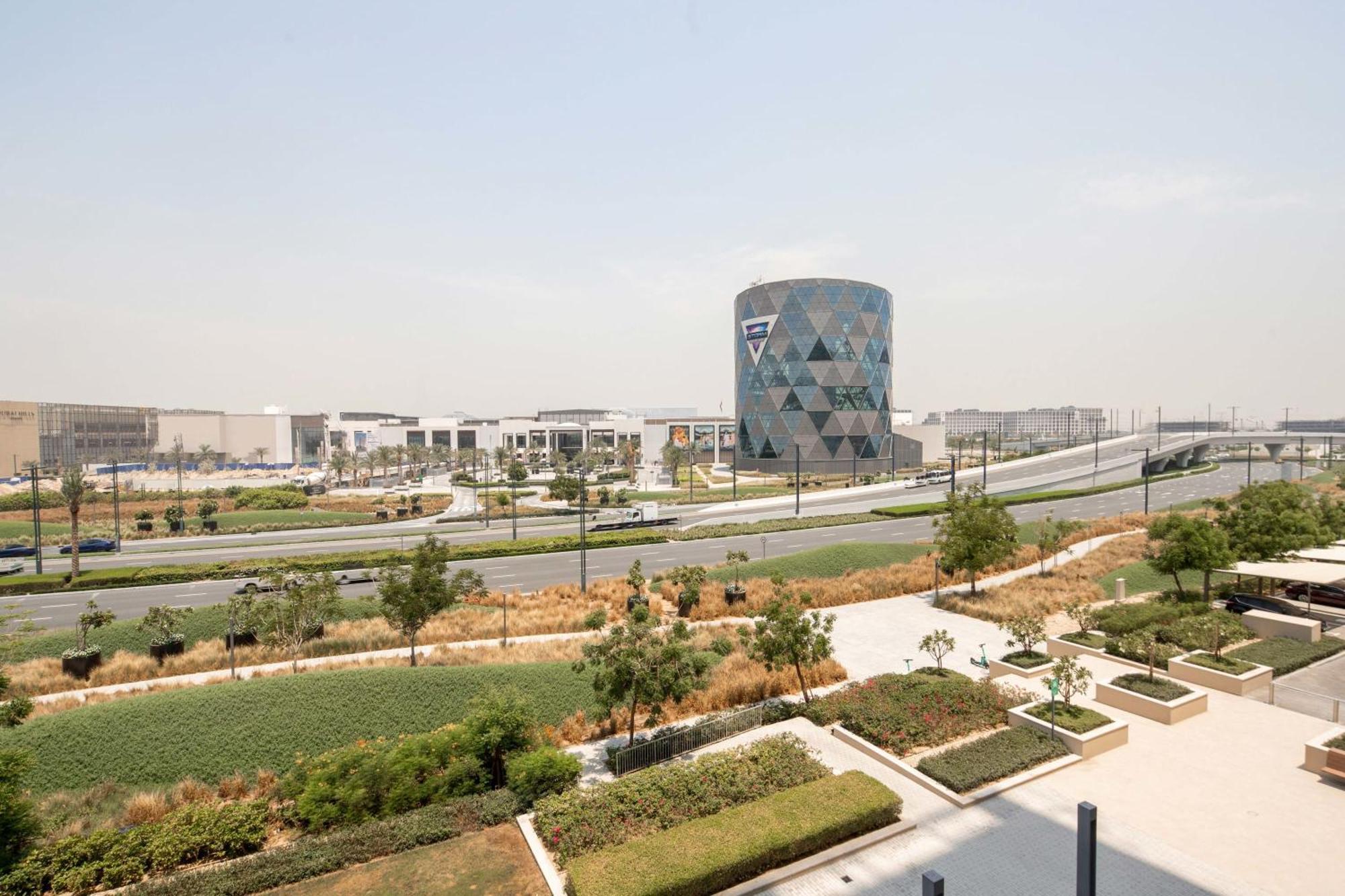 Frank Porter - Collective Tower 1 Dubai