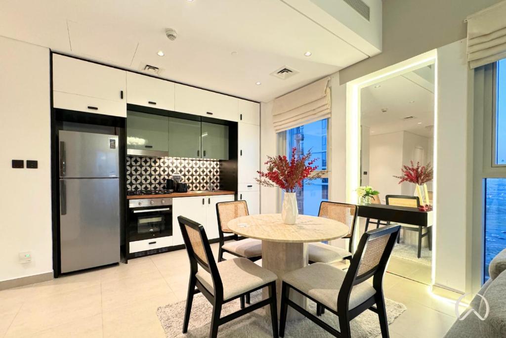 Apartment Oraya - Apt. With Skyline And Garden View Along With Dubai
