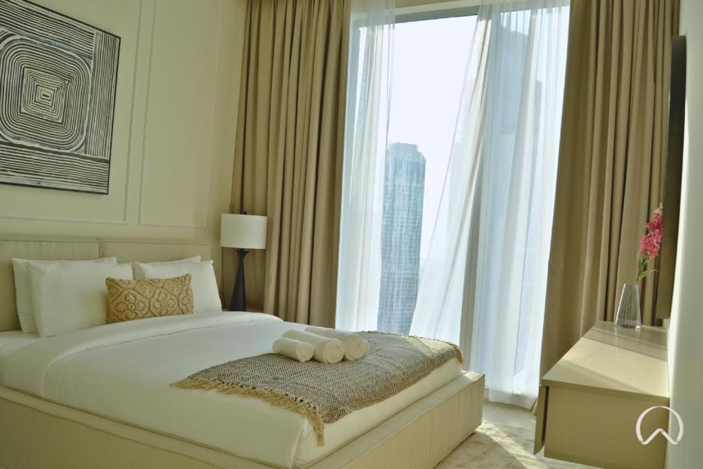 Oraya - Modern 5 Min Walk To Mall & Burj Views *