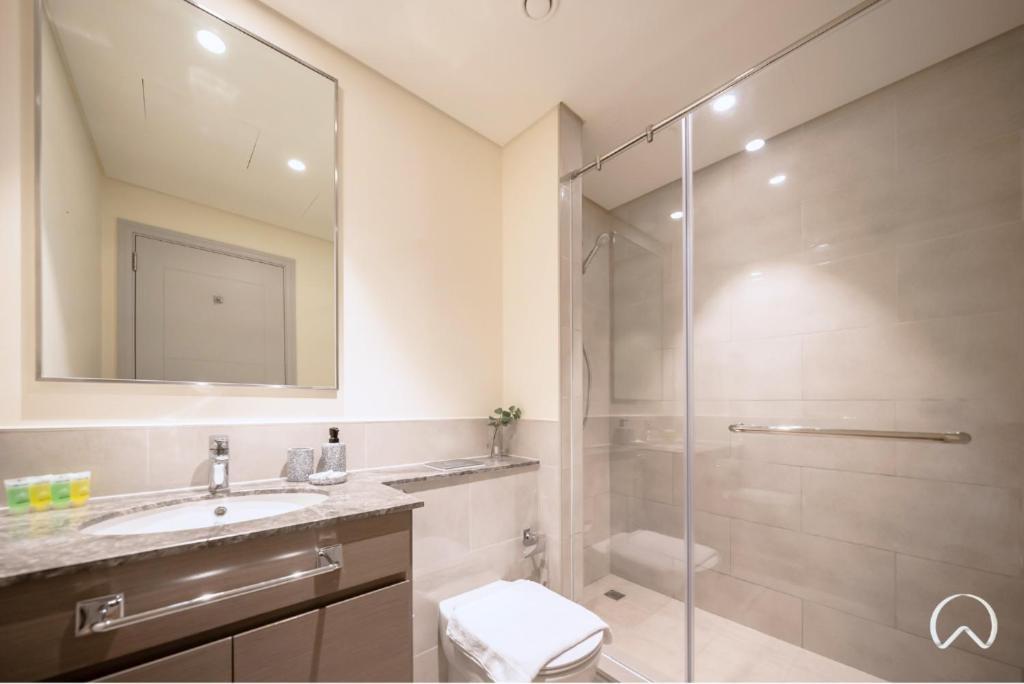 Oraya - Modern 5 Min Walk To Mall & Burj Views Dubai