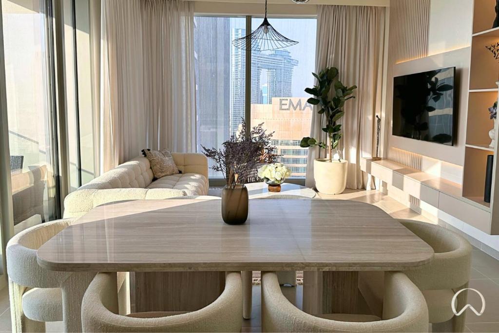Oraya - Modern 5 Min Walk To Mall & Burj Views *