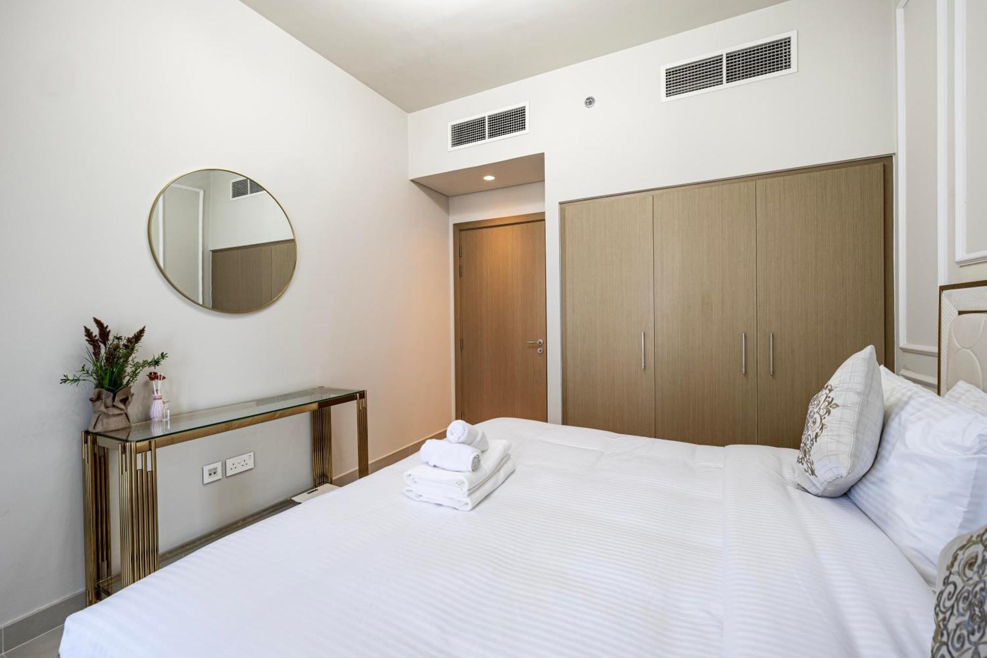 Vibrant Living In The Center At Creek Apartamento *