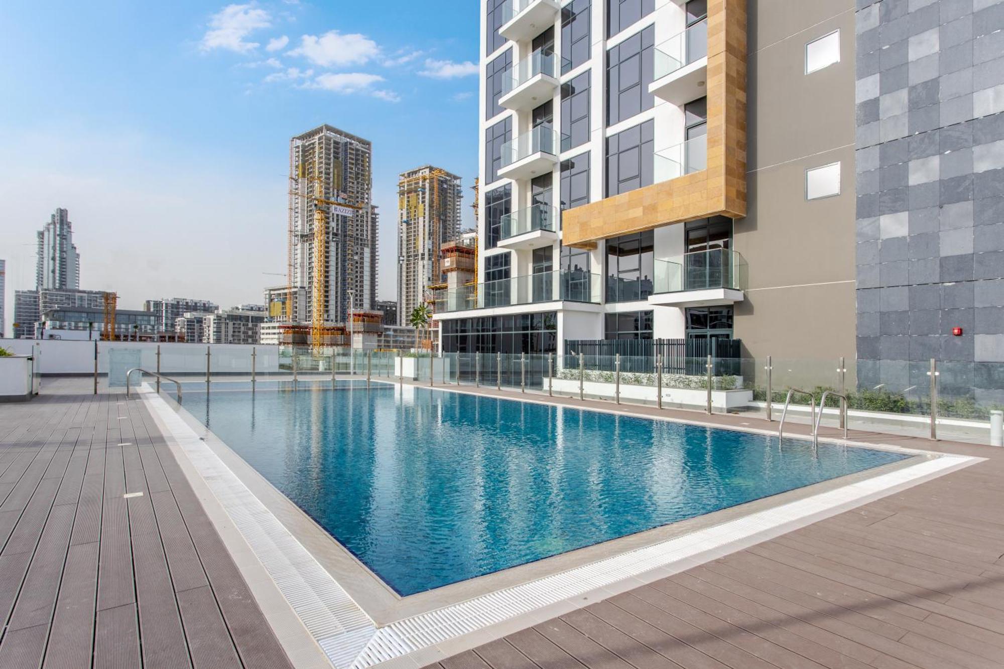 Cozy Stunning Views Fits 2 Adults Dubai