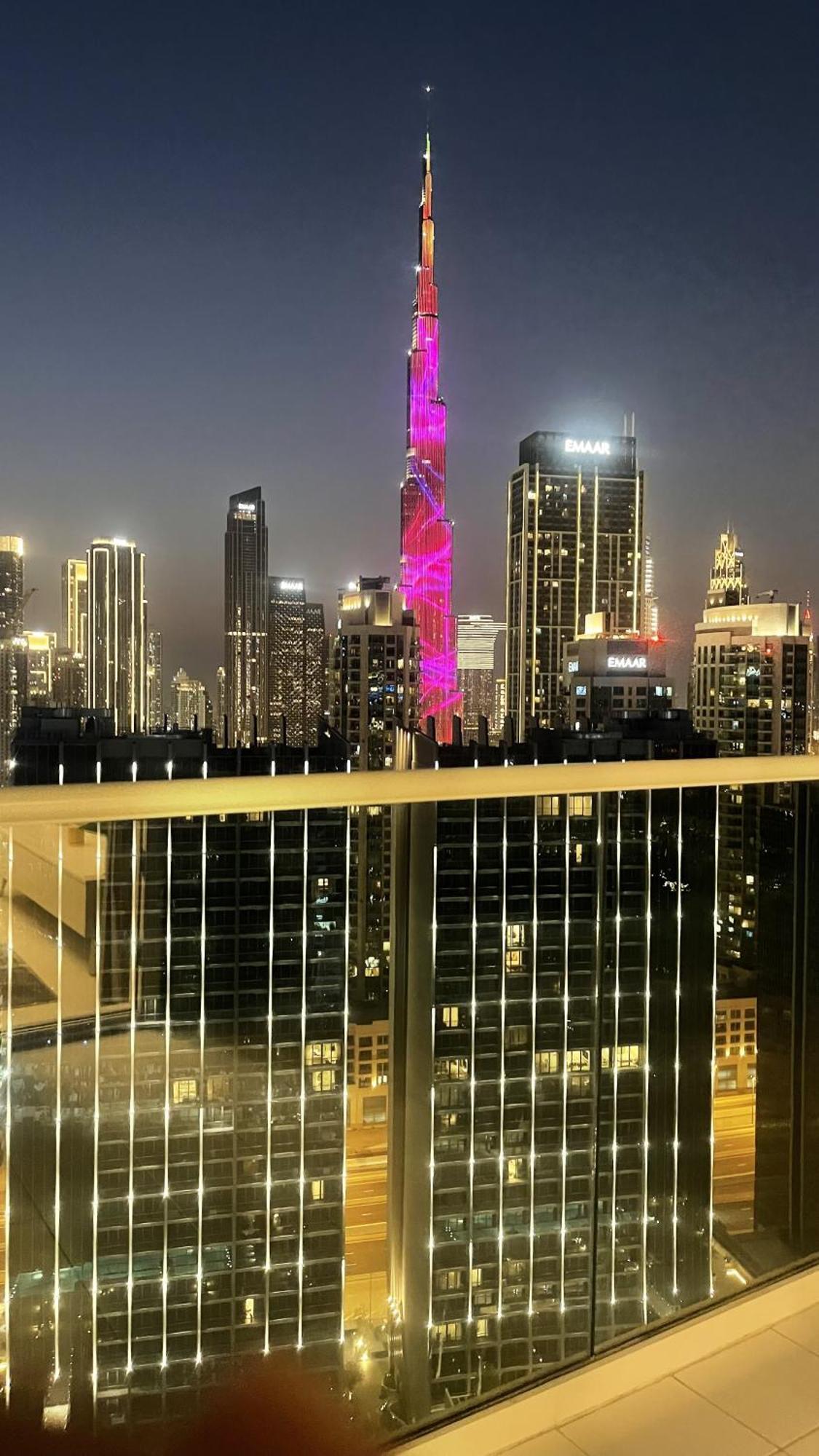 Apartamento Stunning 2-bedroom Business Bay With Burj Khalifa View & Huge Balcony *