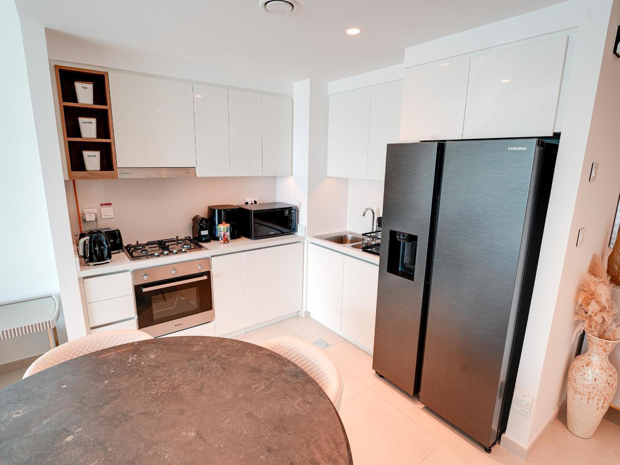 Luxury 2br Burj Khalifa Views 5min Walk Mall Apartment Dubai