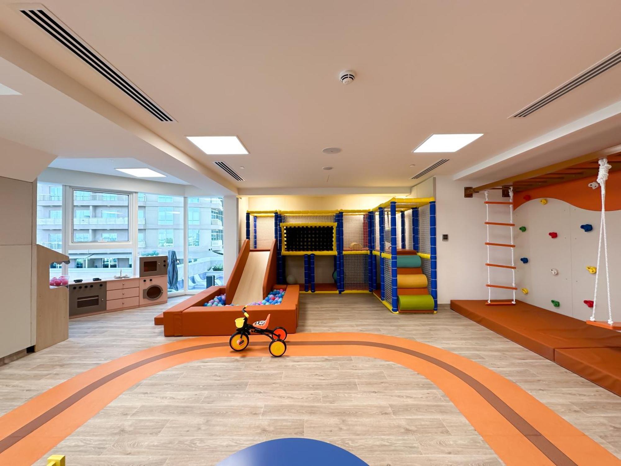 Trophy - Luxurious In Jlt W Golf Simulator Apartment *