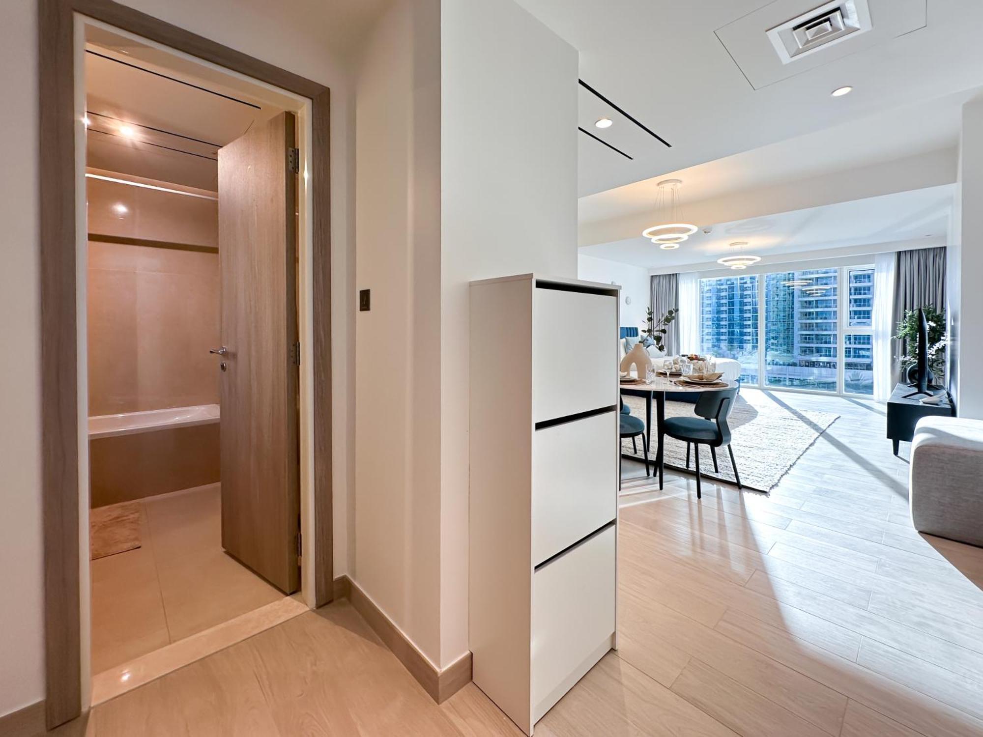 Apartment Trophy - Luxurious In Jlt W Golf Simulator Dubai