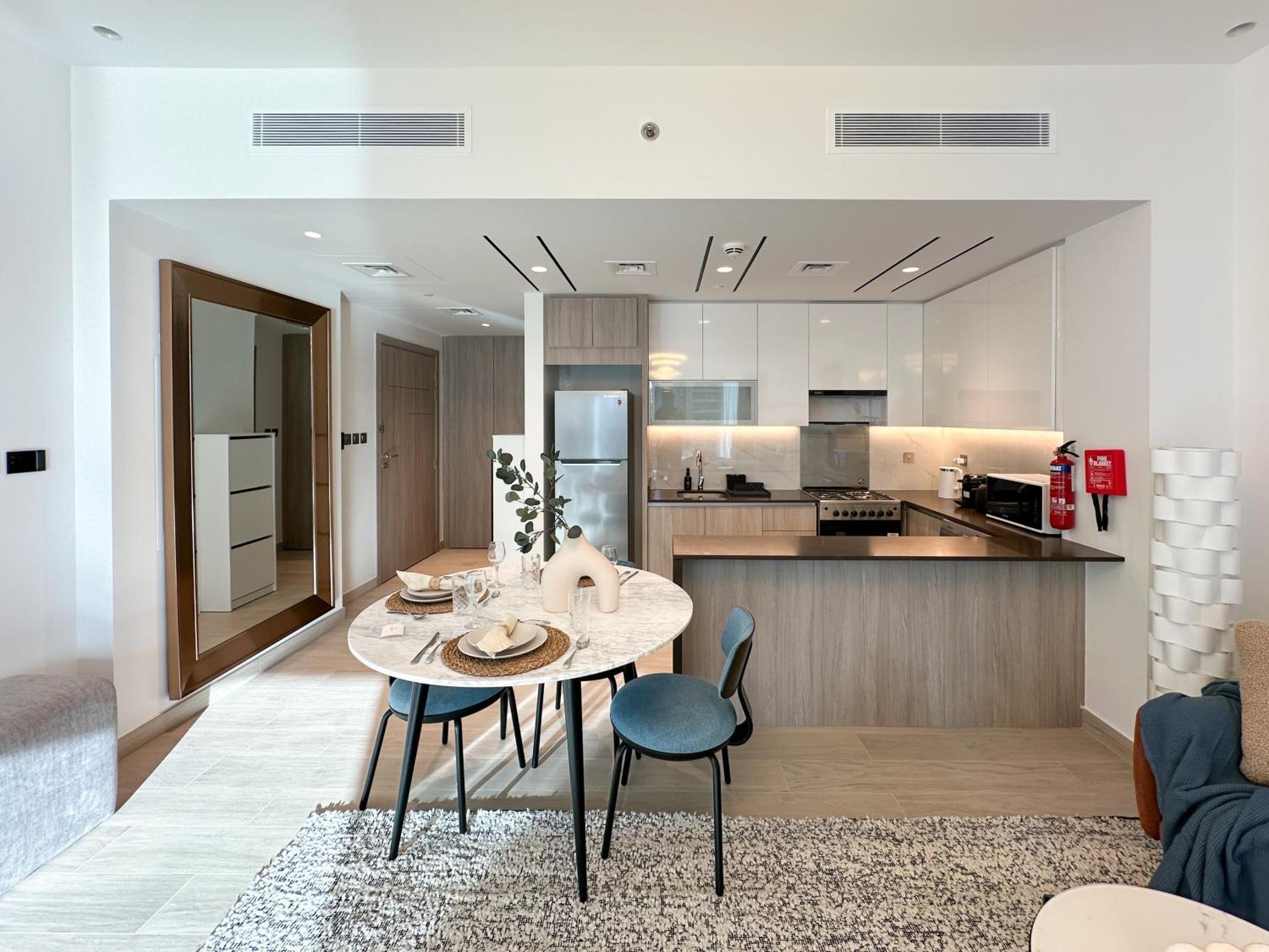 Apartment Trophy - Luxurious In Jlt W Golf Simulator Dubai