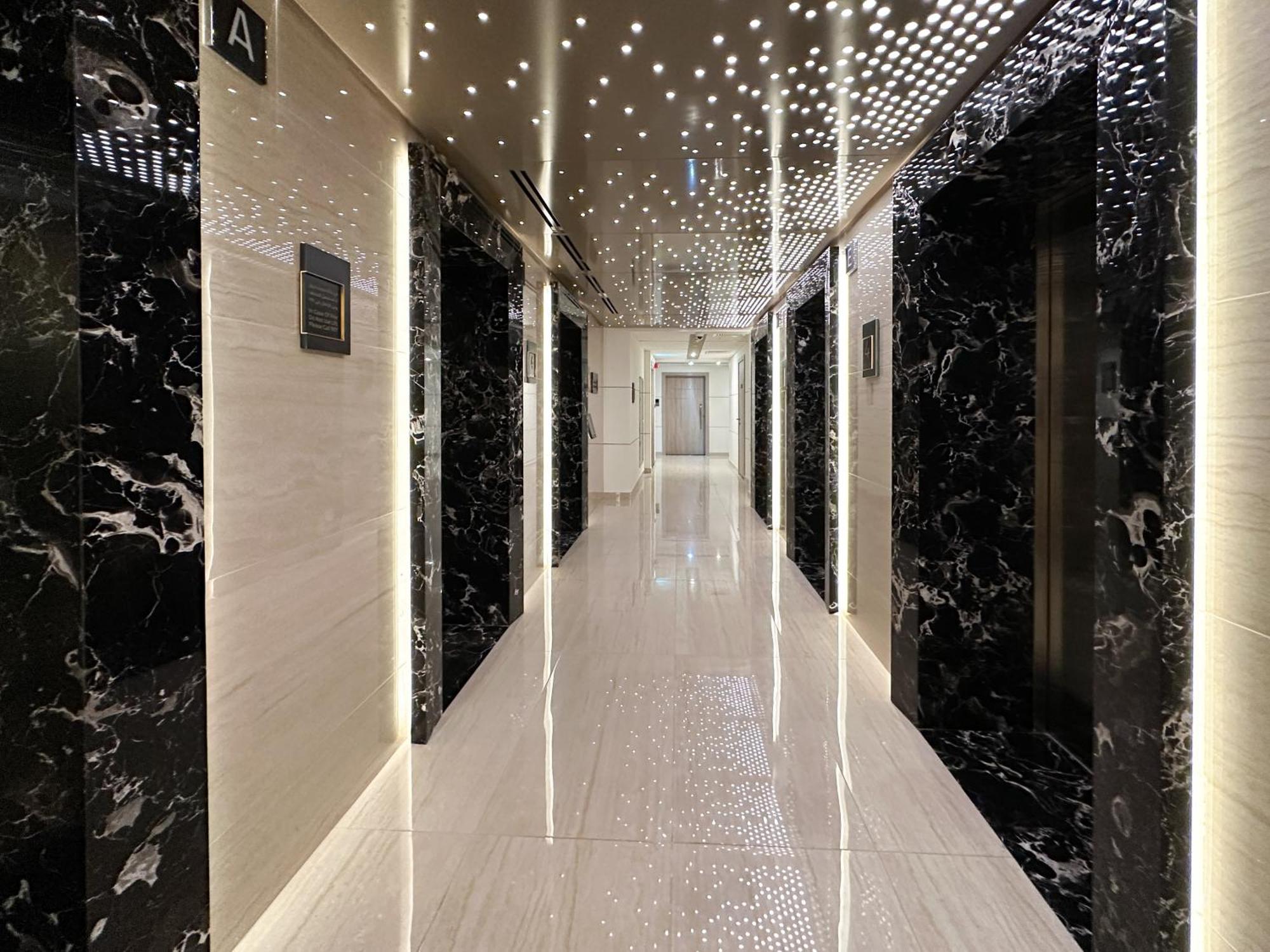 Trophy - Luxurious In Jlt W Golf Simulator * Dubai