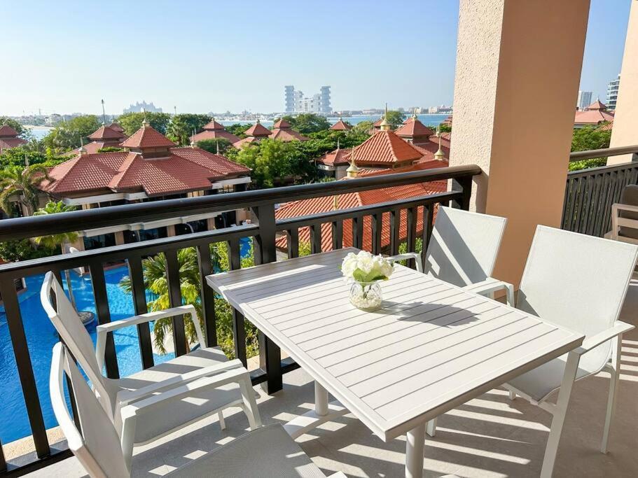 Upgraded 2br - Beachfront - 5 Star * Dubai