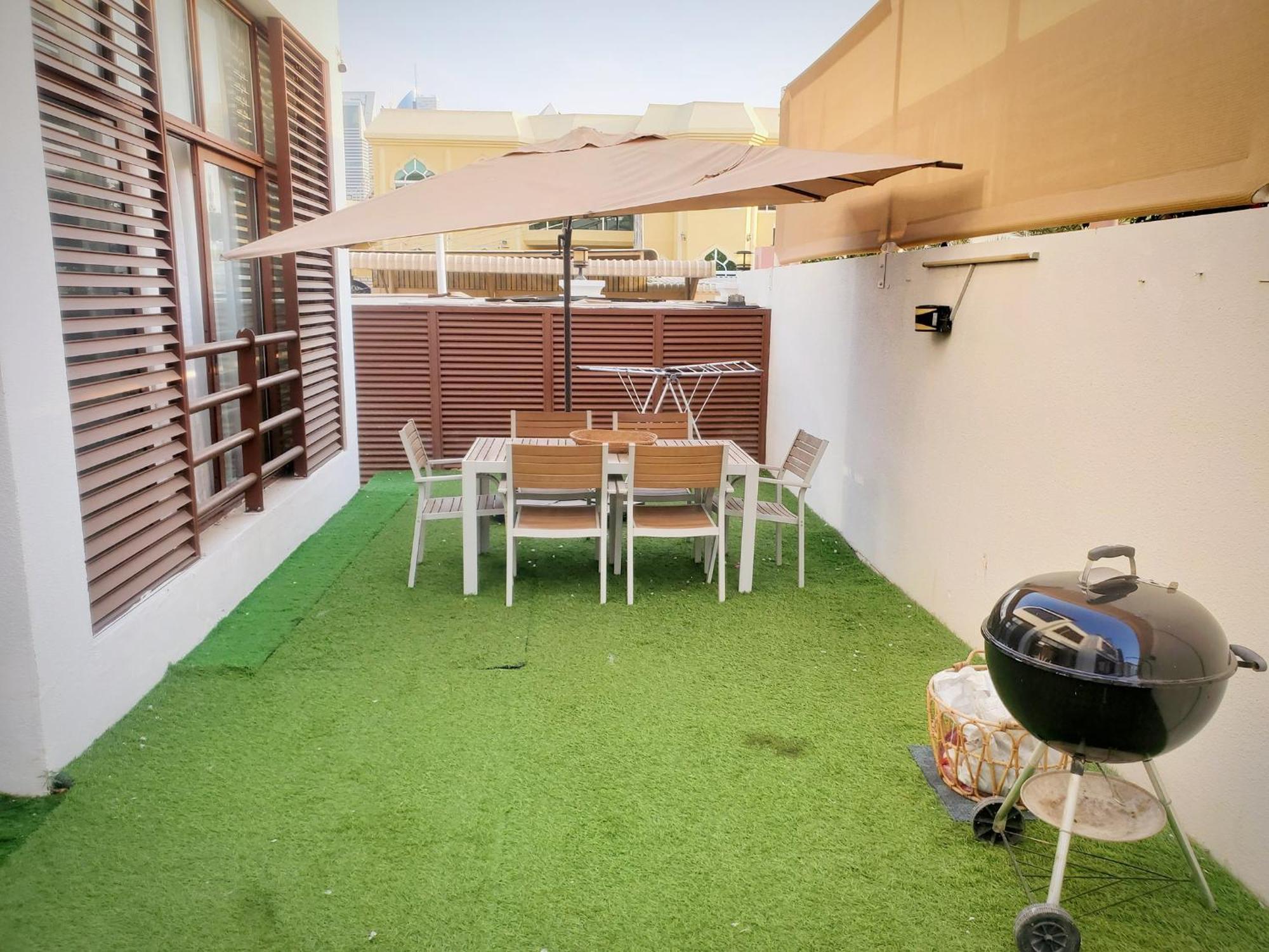Cute House Sleeps 6 Patio Nr Metro Free Parking Dubai