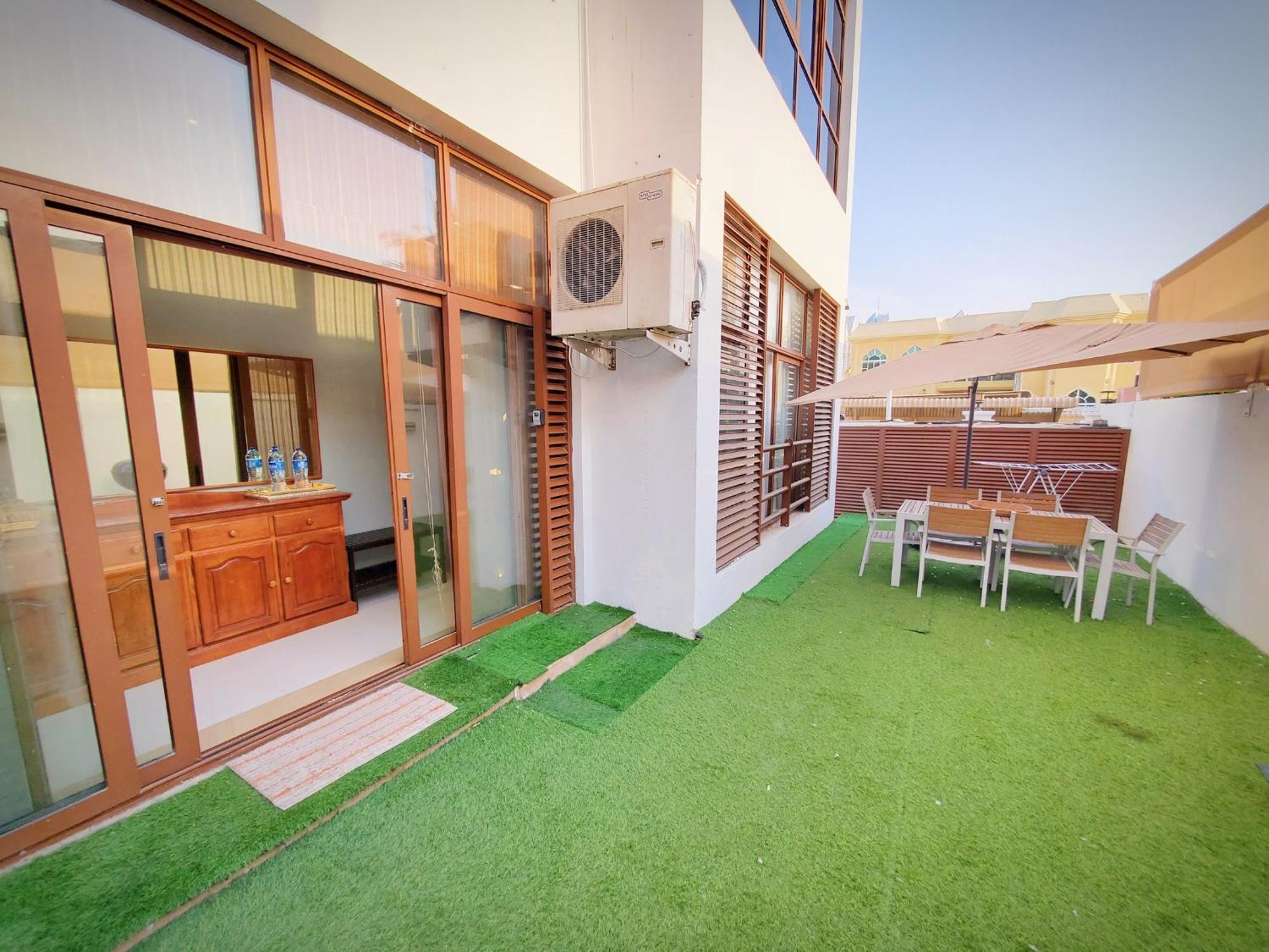 Holiday home Cute House Sleeps 6 Patio Nr Metro Free Parking