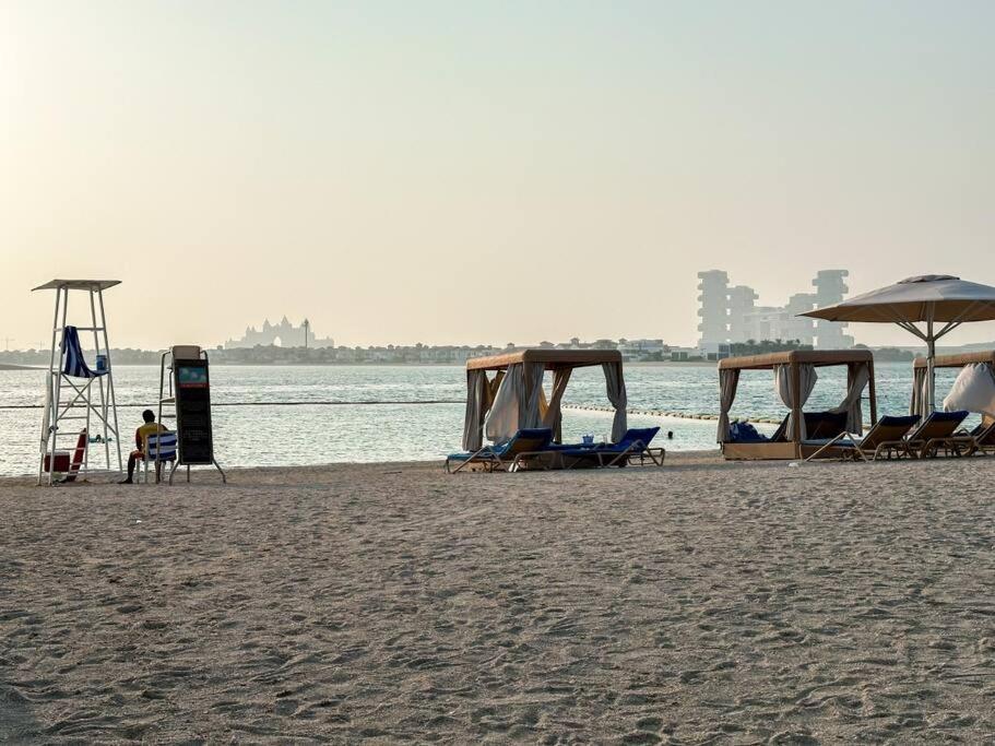 Upgraded 2br - Beachfront - 5 Star Apartment Dubai