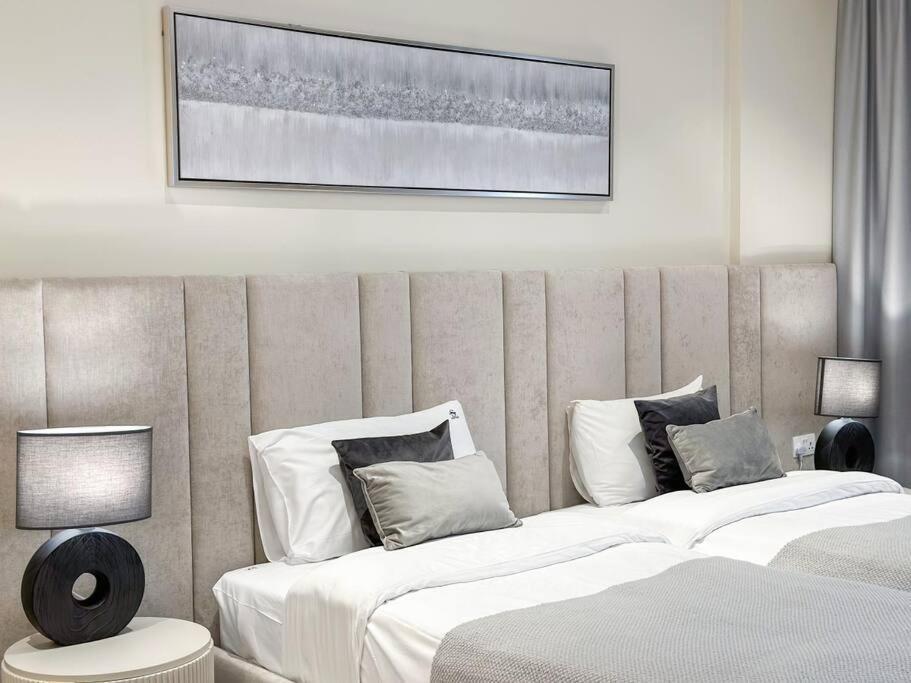 Upgraded 2br - Beachfront - 5 Star Dubai