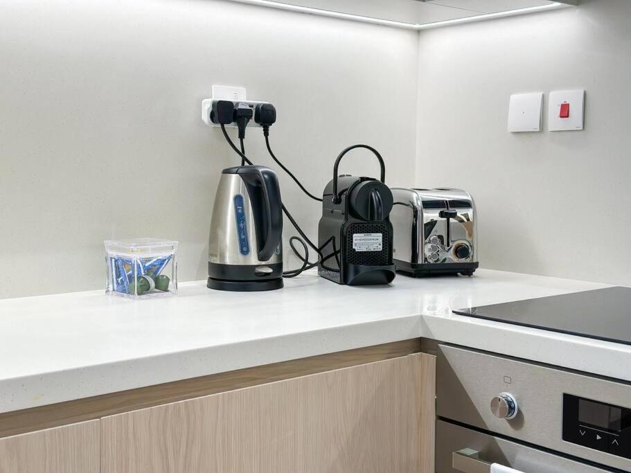 Apartment Upgraded 2br - Beachfront - 5 Star Dubai