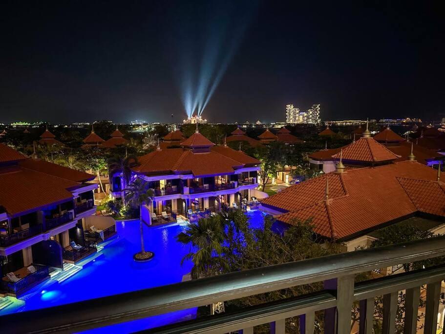 Upgraded 2br - Beachfront - 5 Star Apartment
