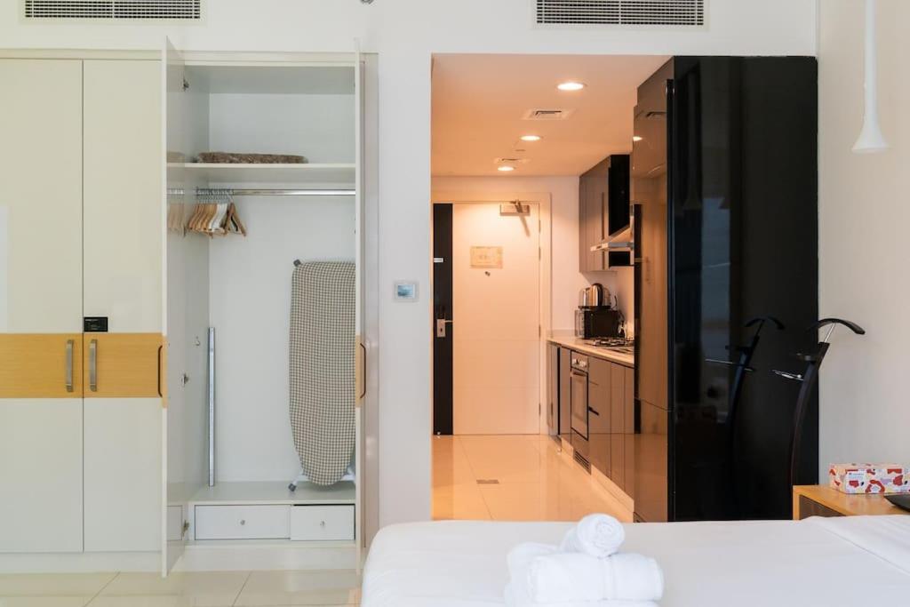 Stylish With Storage In L Fits 2 Apartment Dubai