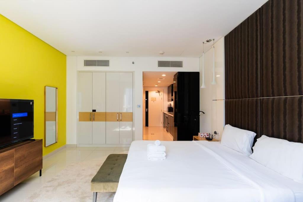 Stylish With Storage In L Fits 2 Apartment *