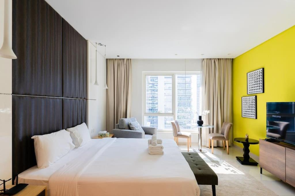 Stylish With Storage In L Fits 2 Apartment Dubai