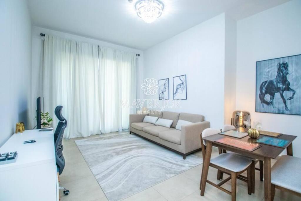 1 Bedroom Spacious Canal View In Marina Apartment