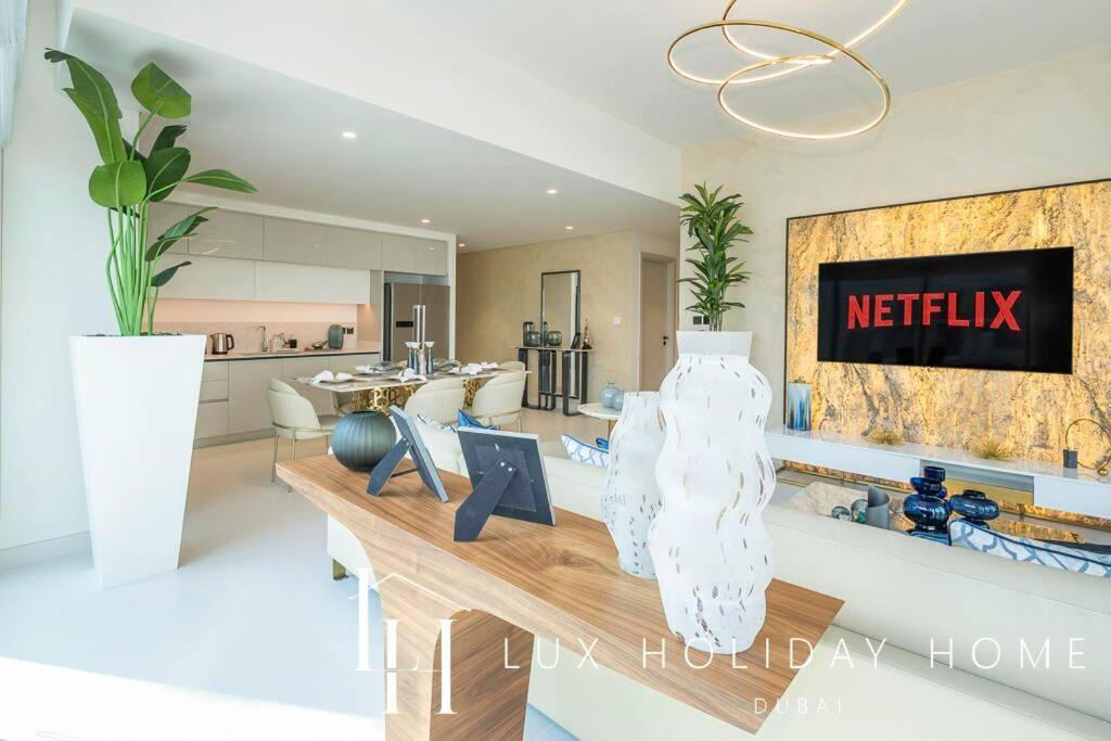 Lux The Marina Vista Beachfront 3 Apartamento *