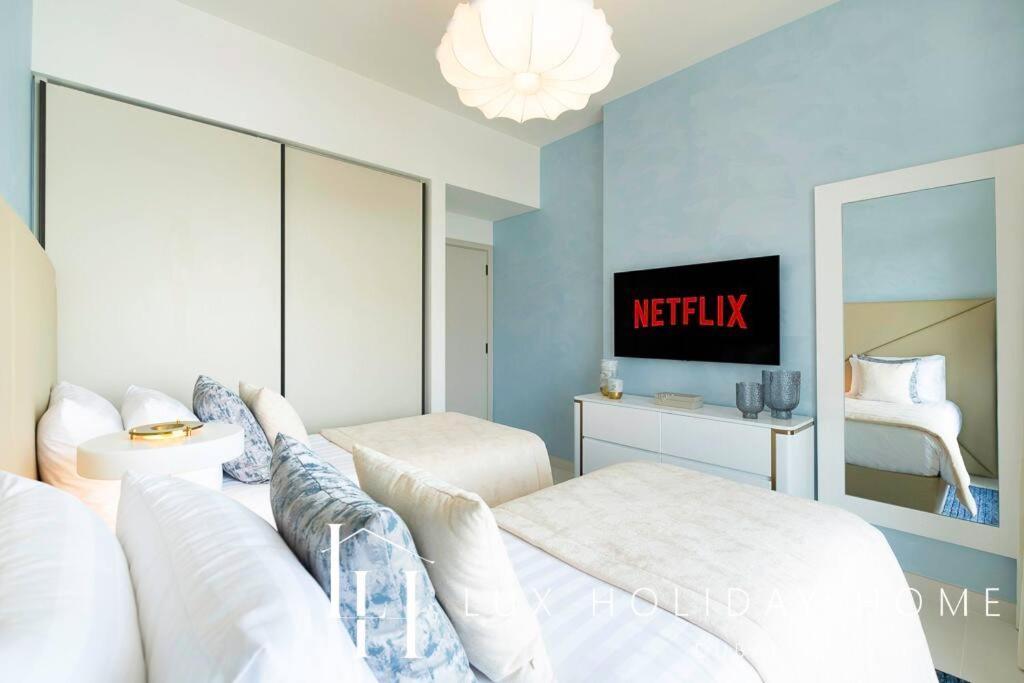 Lux The Marina Vista Beachfront 3 Apartamento *