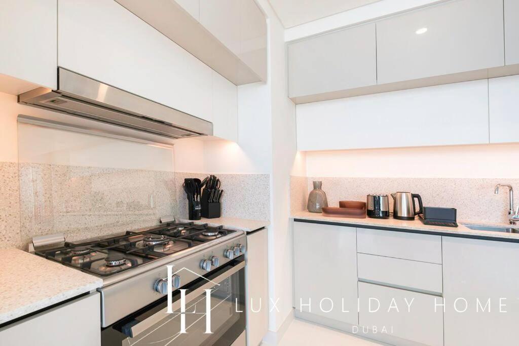Lux The Marina Vista Beachfront 3 Apartamento