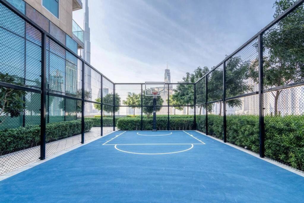 Ultra Modern 3 Bedroom With Direct Access To Mall Apartment *