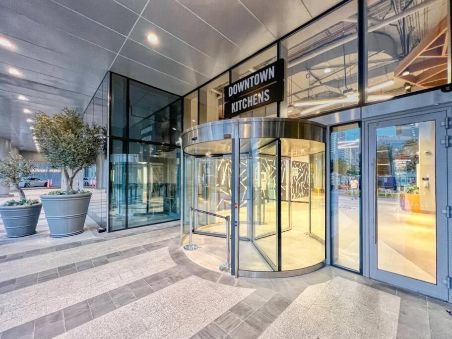 Apartment Ultra Modern 3 Bedroom With Direct Access To Mall Dubai