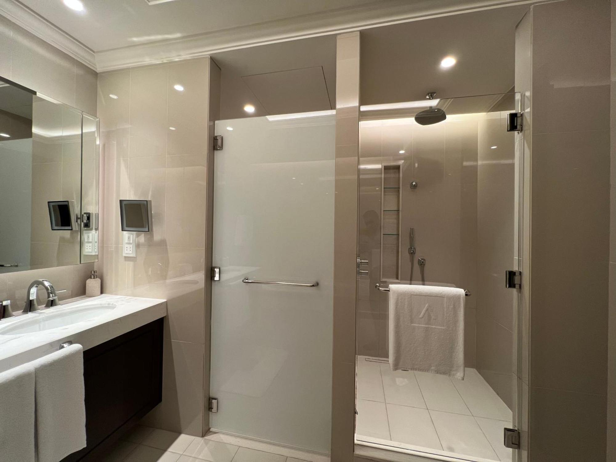 Ultra Modern 3 Bedroom With Direct Access To Mall * Dubai