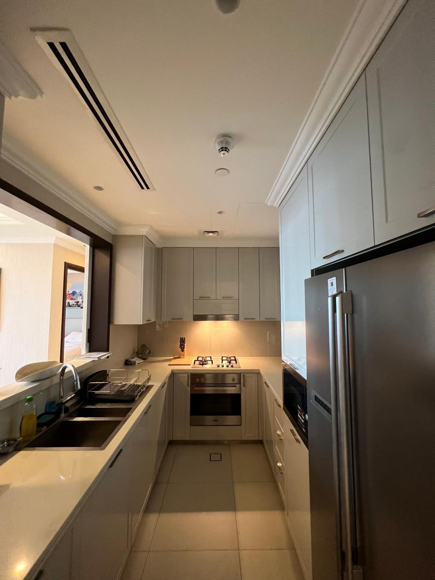 Apartment Ultra Modern 3 Bedroom With Direct Access To Mall Dubai