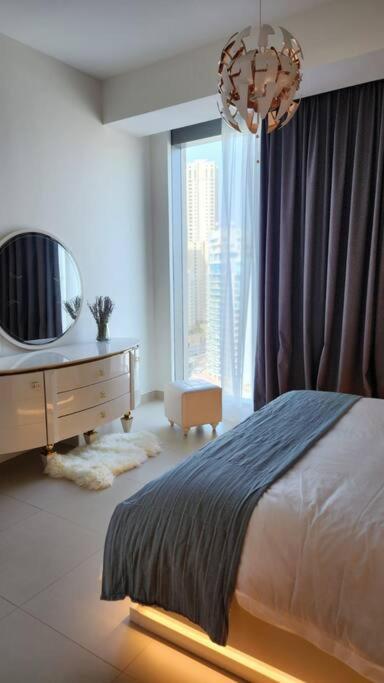 Jbr-yet Easy To Get Here By Car Apartment