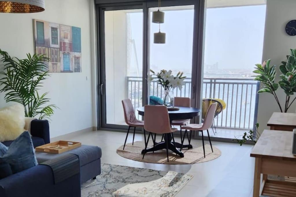 Apartment Jbr-yet Easy To Get Here By Car *