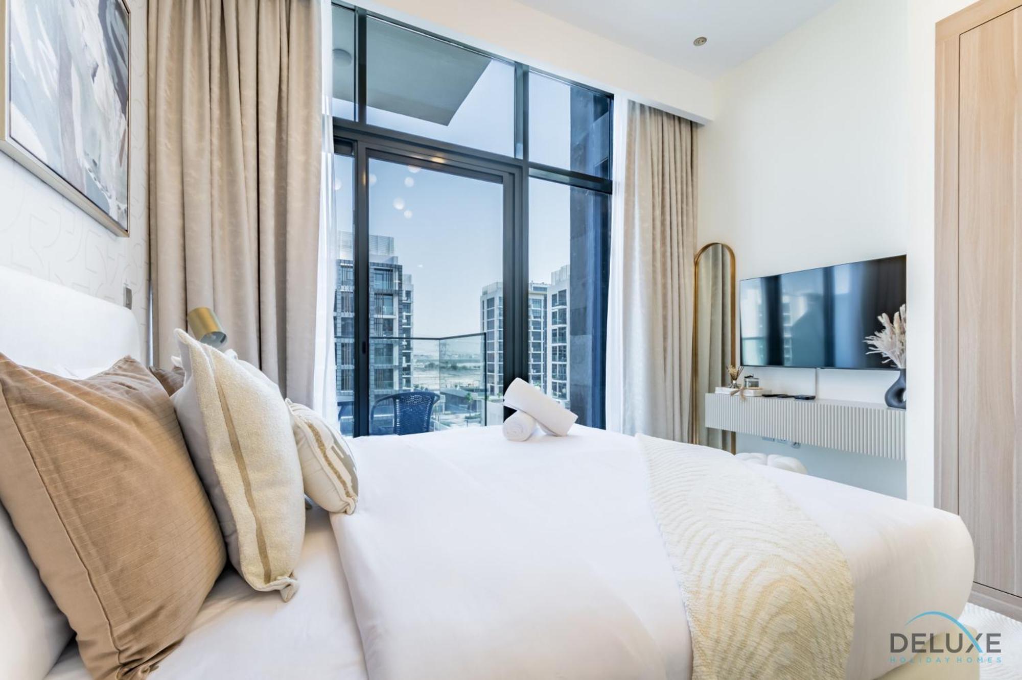 Alluring At Azizi Riviera 16, Al Merkadh By Deluxe Homes Apartment Dubai