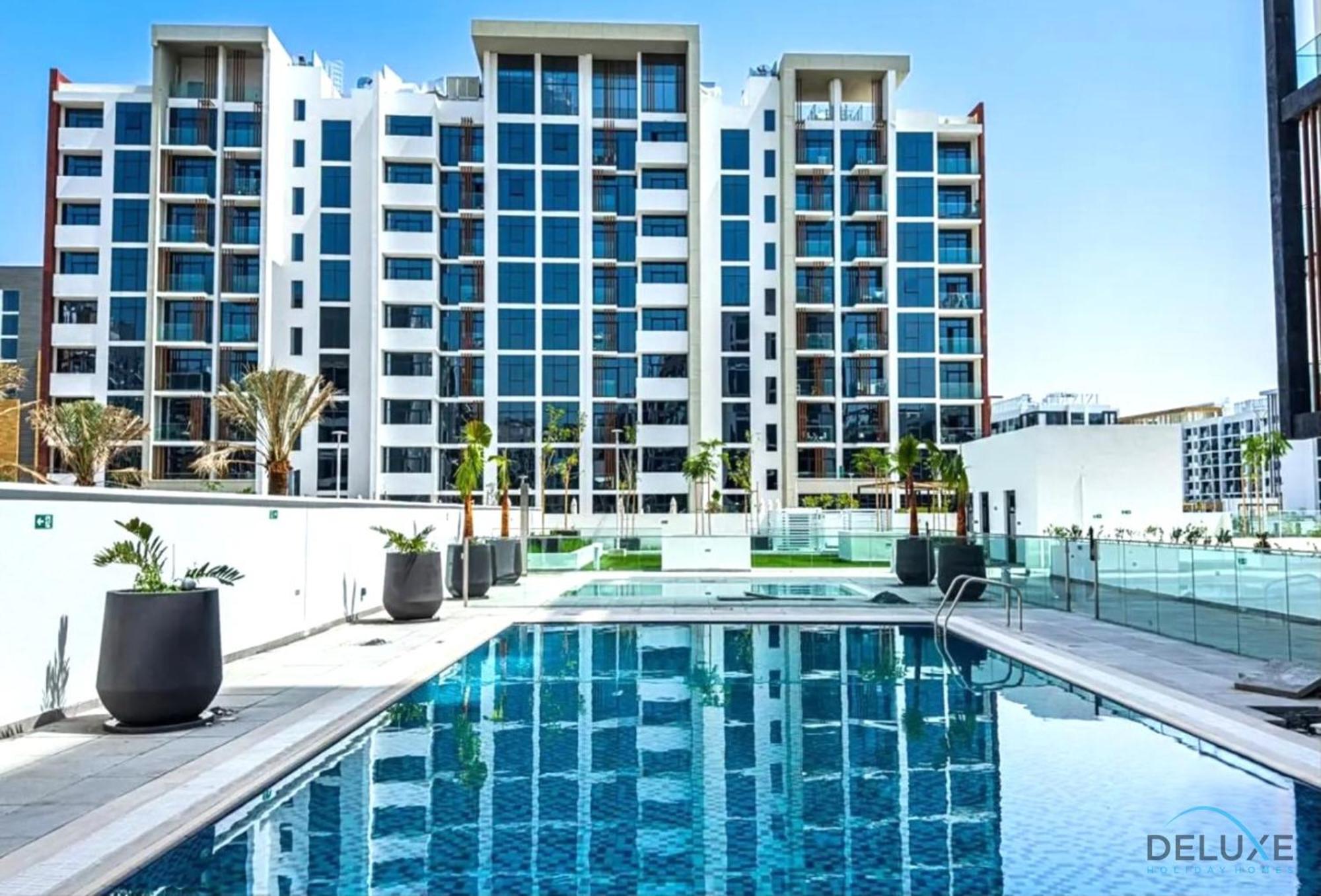 Alluring At Azizi Riviera 16, Al Merkadh By Deluxe Homes Apartment Dubai