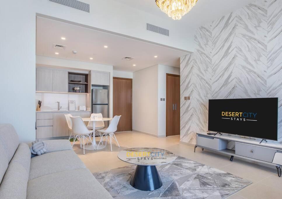 Luxurious 1 Bed In Creek Harbor, Hosted By Desert * Dubai