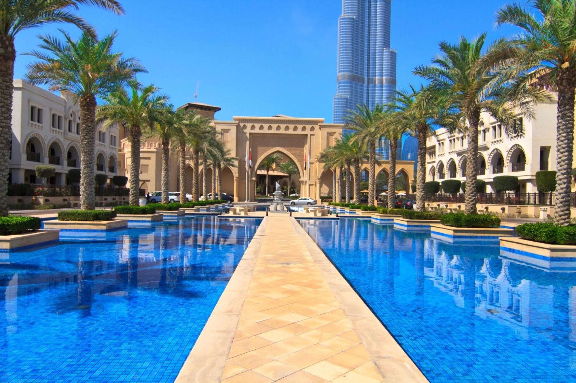 Burj Crown - Sky High, Downtown Ocean View, Opposite Mall Dubai
