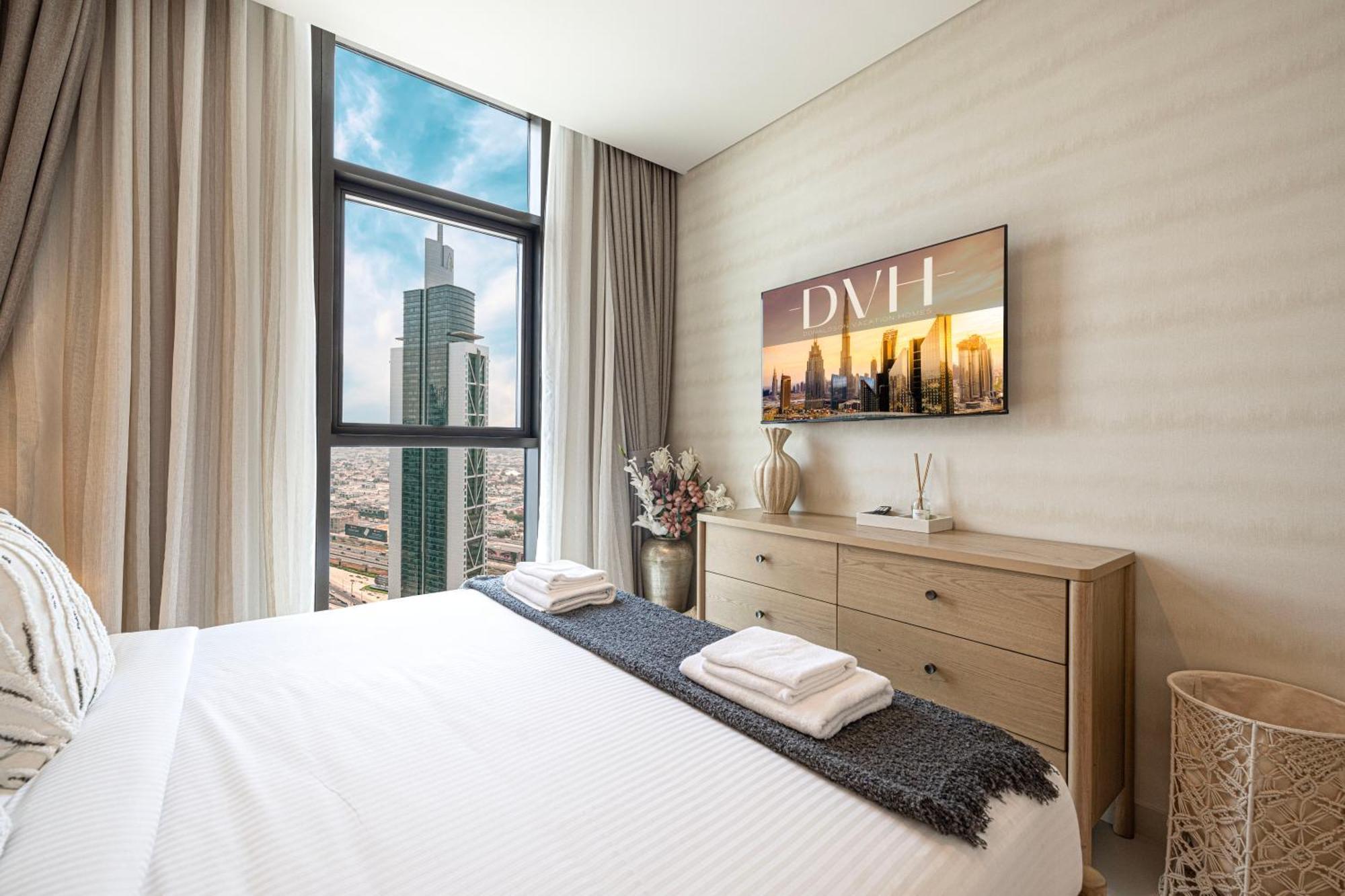 Burj Crown - Sky High, Downtown Ocean View, Opposite Mall