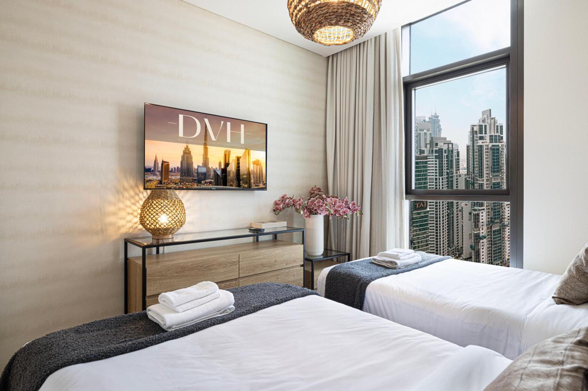 Burj Crown - Sky High, Downtown Ocean View, Opposite Mall * Dubai