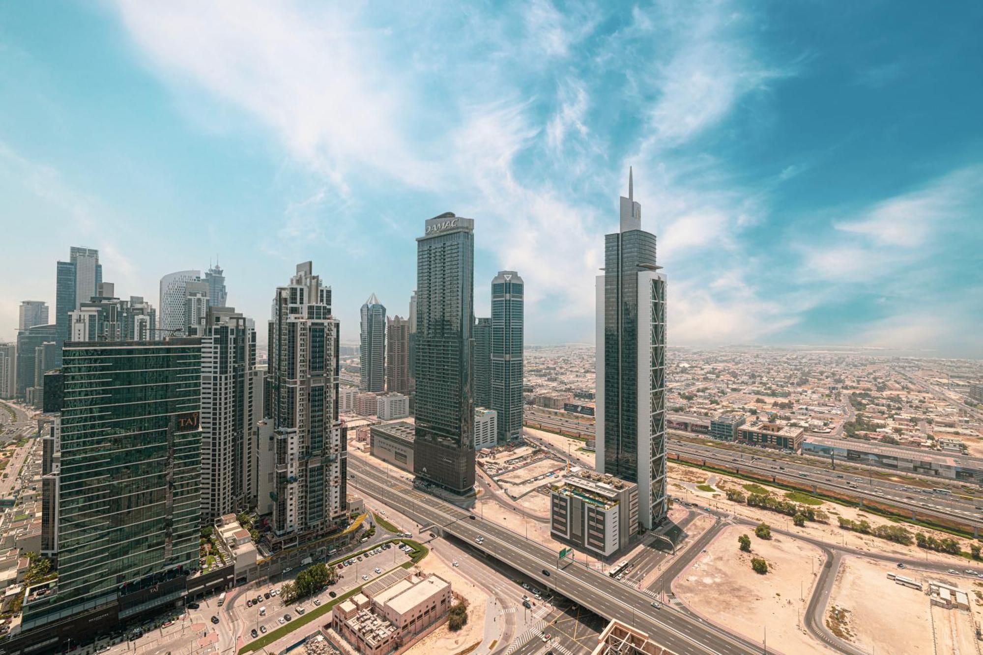 Burj Crown - Sky High, Downtown Ocean View, Opposite Mall Dubai