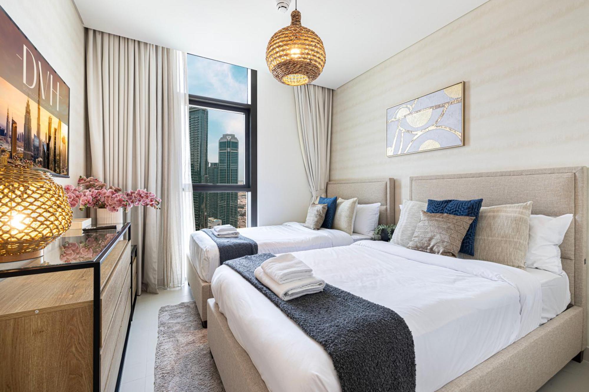 Burj Crown - Sky High, Downtown Ocean View, Opposite Mall Apartment