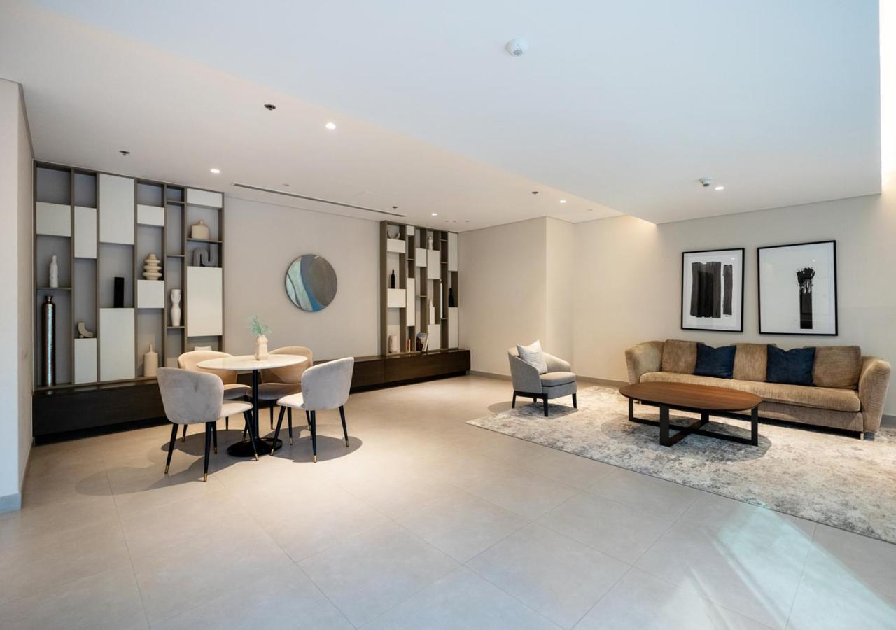 Savis Home- Vibrant Neighborhood With Creek View Dubai