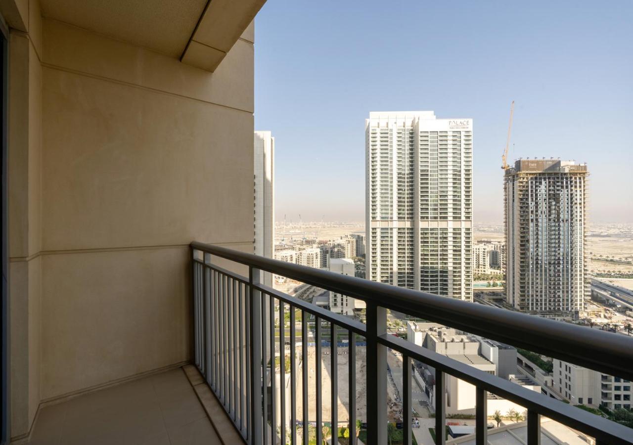Savis Home- Vibrant Neighborhood With Creek View Apartment